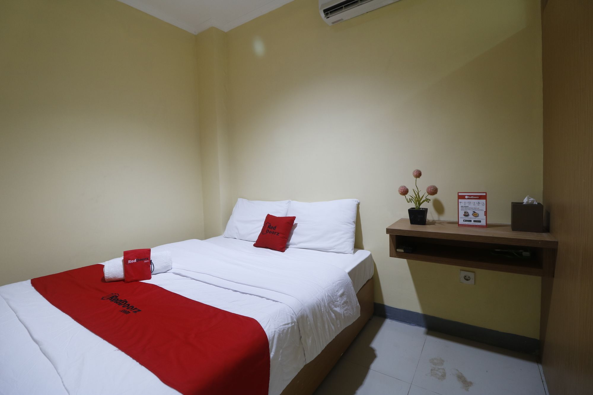 מלון ג'קרטה Reddoorz Near Itc Cempaka Mas מראה חיצוני תמונה