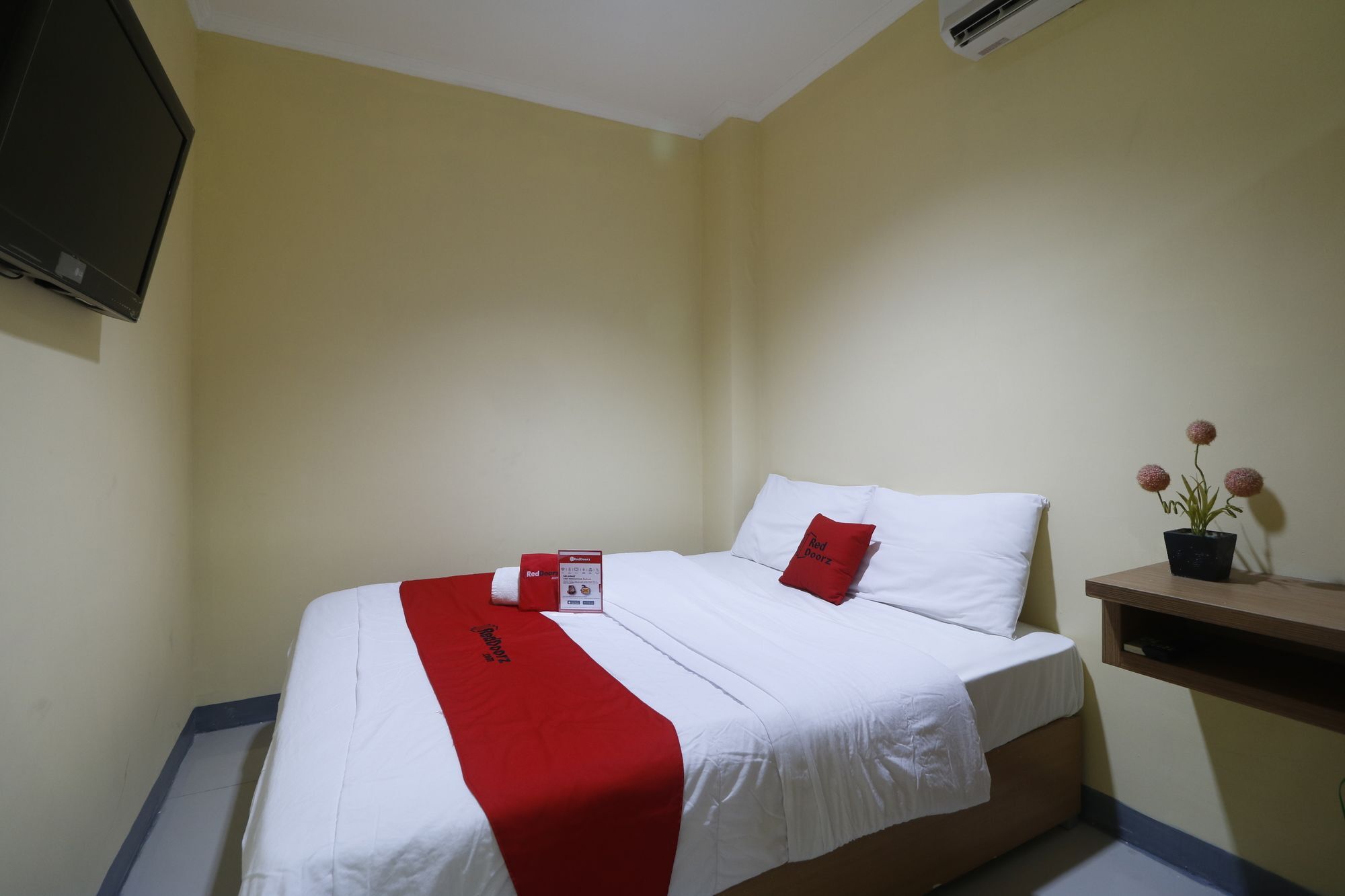 מלון ג'קרטה Reddoorz Near Itc Cempaka Mas מראה חיצוני תמונה